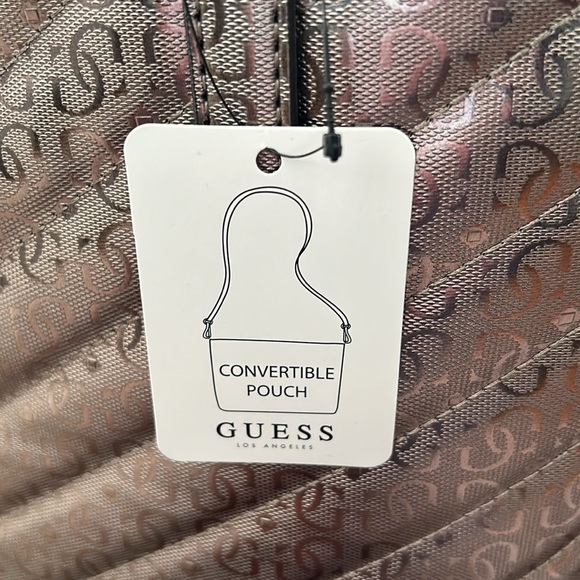 GUESS - Picture 7 of 9